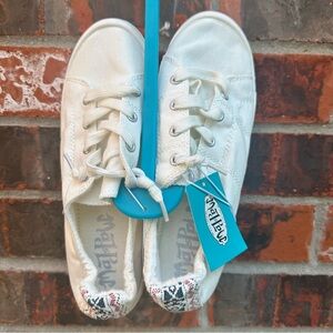 Mad Love “Lennie” Lace-Up Canvas Slip-On Sneakers (White, Size 7, new with tags)